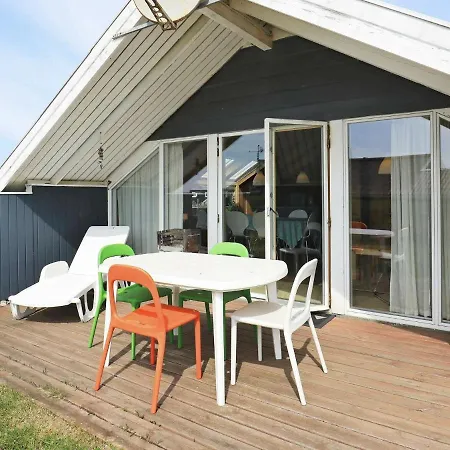 5 Person Holiday In Harbo Re Harboør